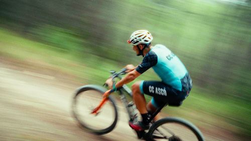 audiovisual d'esdeveniment esportiu a Tarragona. Cursa de bicis de muntanya.